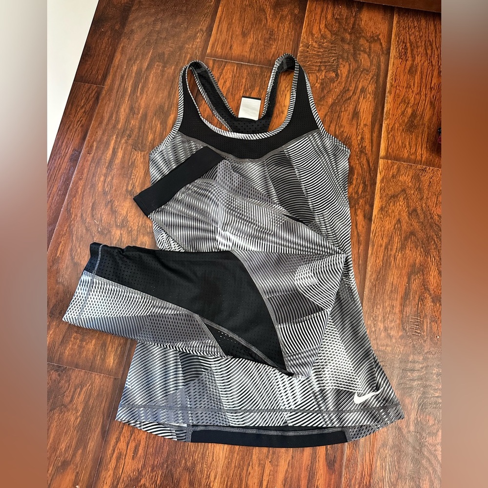 Nike Women's Black and White Sports set